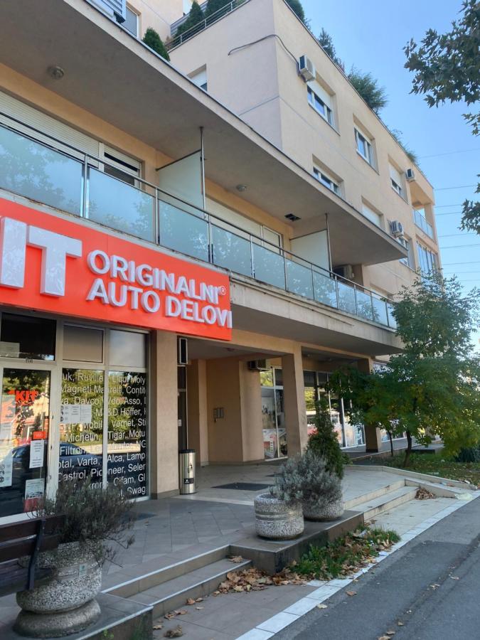Apartman Bella Novi Beograd Bezanija Bagian luar foto